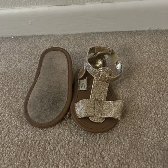 Glittery gold and brown sandals for 9-12 Months good condition! - Picture 3 of 5